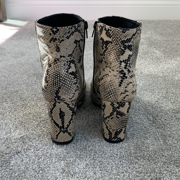 Faux leather booties in snake skin print - Picture 3 of 4